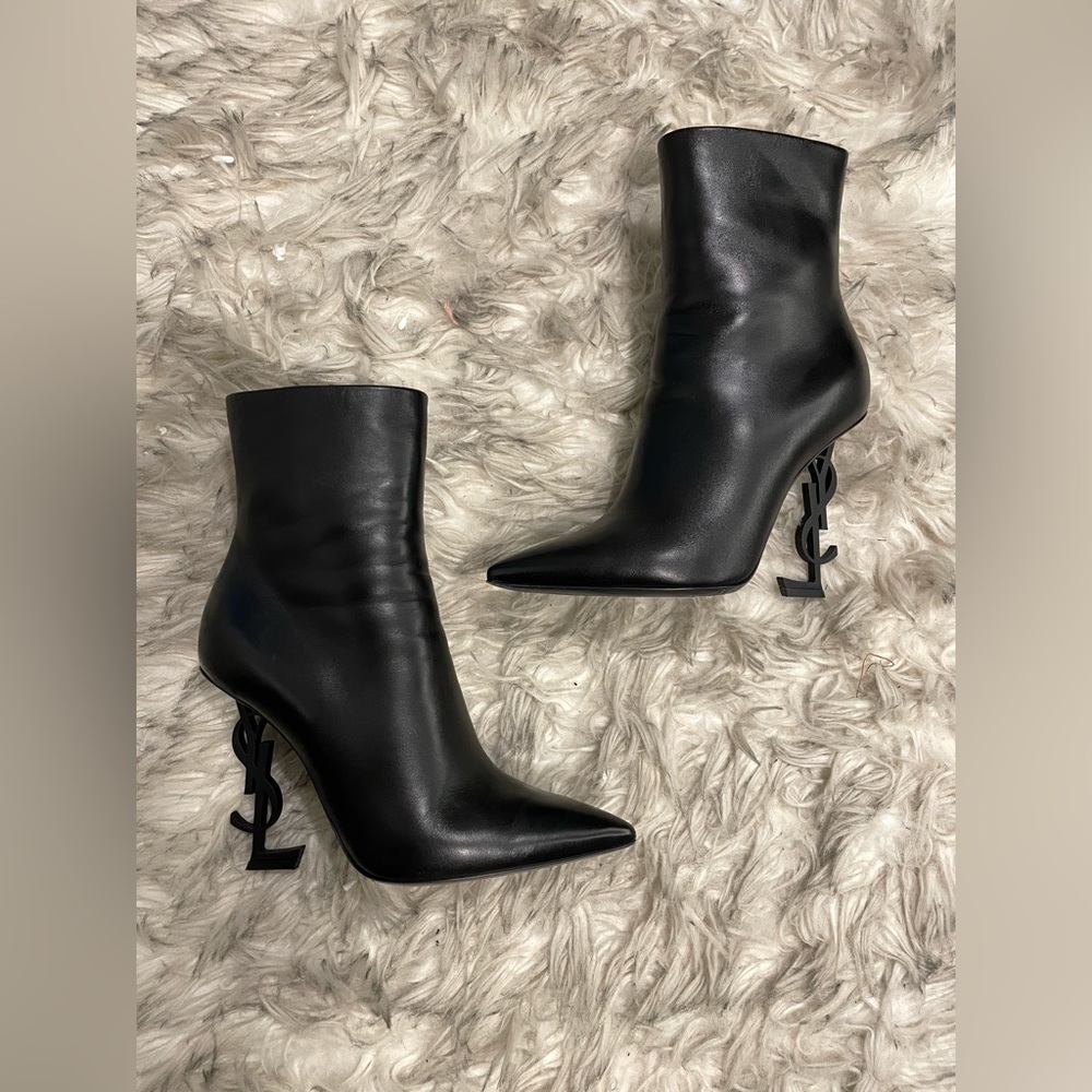 Saint Laurent Opyum Booties In Leather